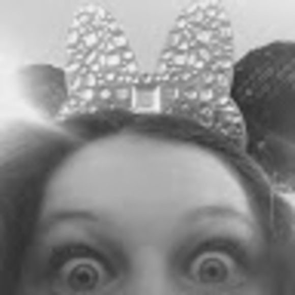 Meet your Posher, Cassandra - Picture 1 of 1